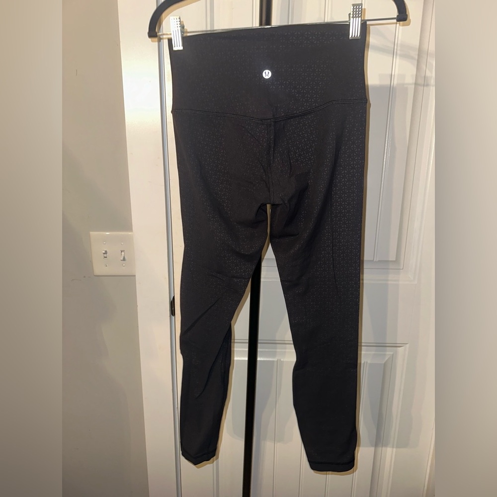 Lululemon Size 6 Black Pattern Full Length‎ Leggings